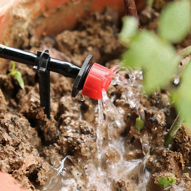 Automatic drip irrigation kit with adjustable nozzles